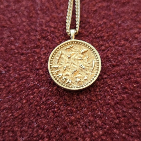 Flash Medallion Necklace New